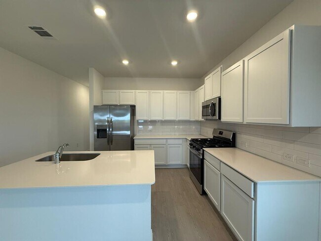 Building Photo - 203 Herald Dr