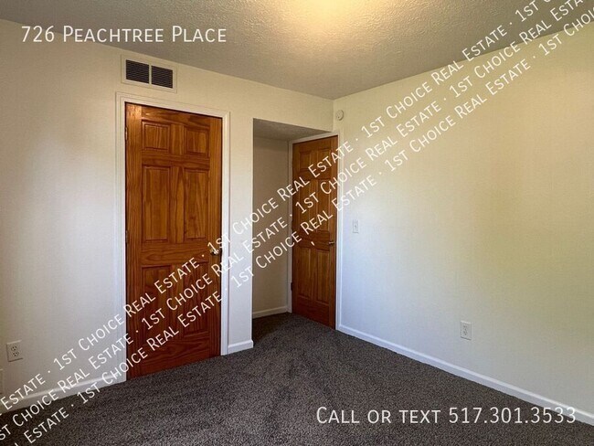 Building Photo - 726 Peachtree Pl