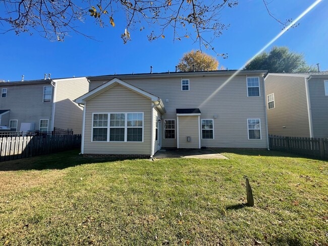 Building Photo - Stunning 5-bedroom, 2.5-bathroom home | Lo...