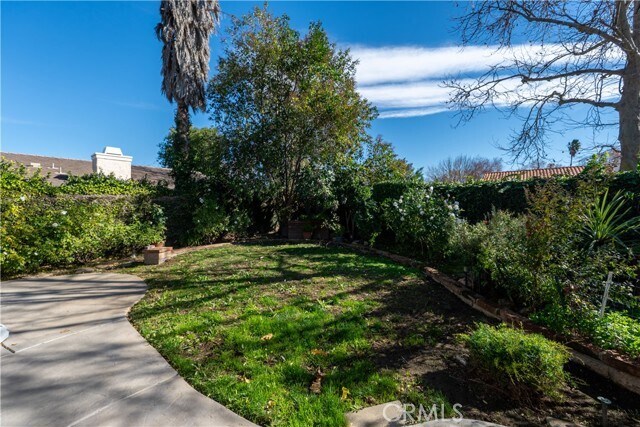 Building Photo - 23640 Vía Calma