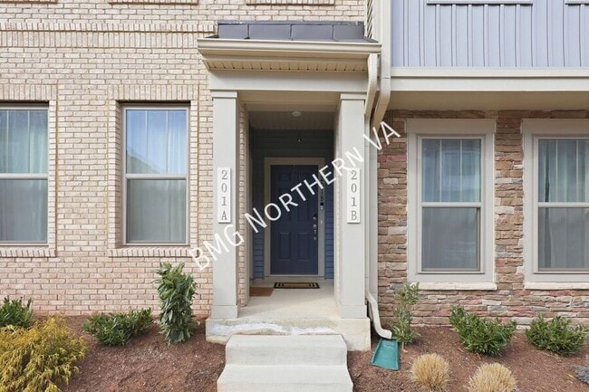 Building Photo - 201 Park Central Ter