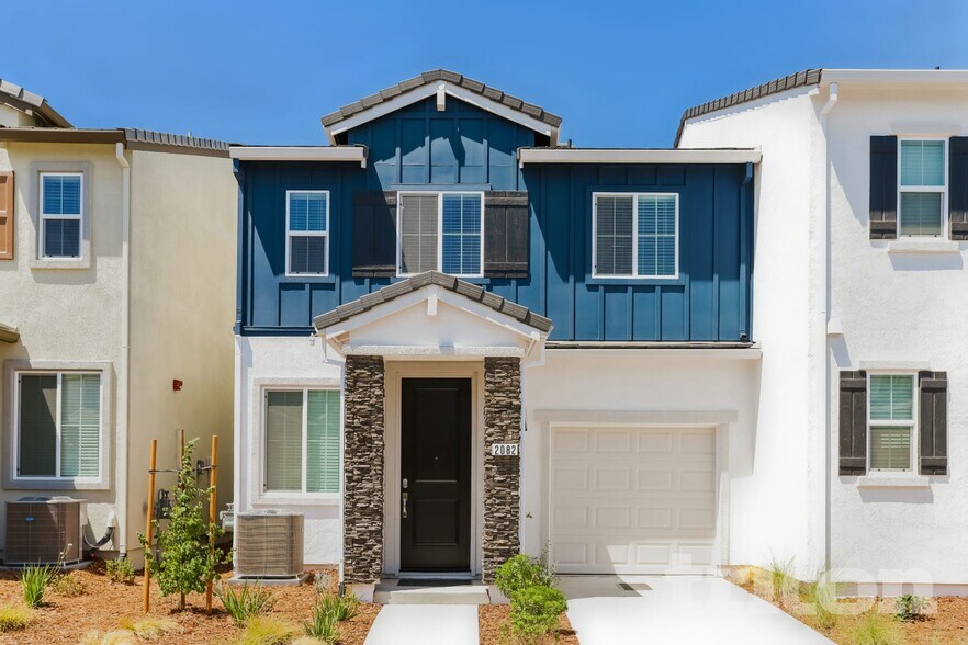 Interior Photo - Tricon Twelve Bridges