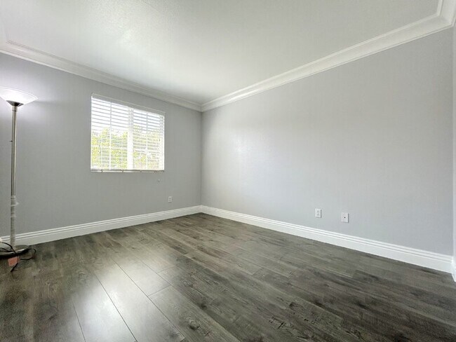 Building Photo - 12445 Sonoma Dr