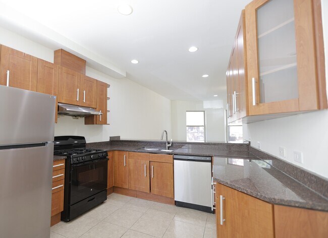 Building Photo - 1223 E 52nd St