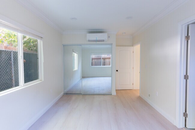 Building Photo - 130 S Harper Ave