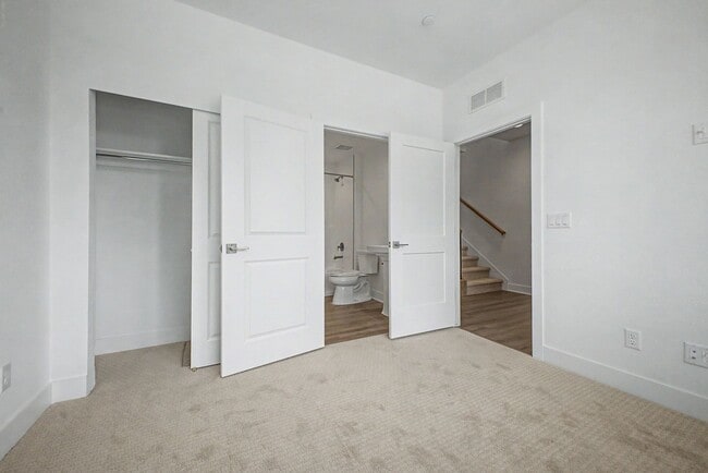 Building Photo - 689 Saddle Dr