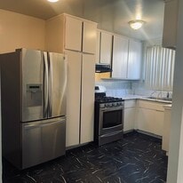 Building Photo - 5615 Satsuma Ave