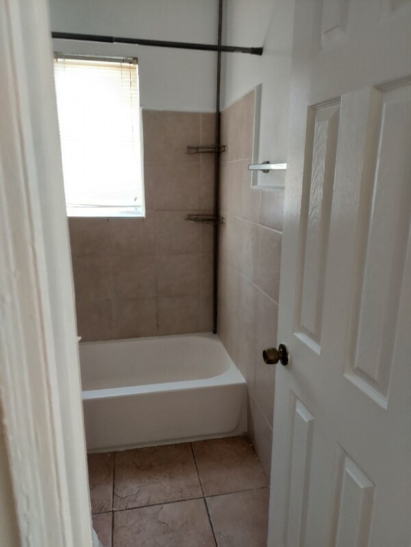 Building Photo - 2513 Grant St