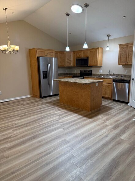 Kitchen Dining - 1607 15th Ave N