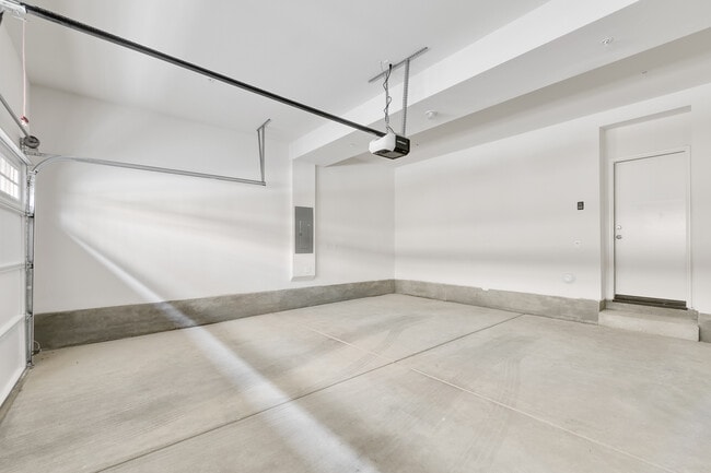 Building Photo - 7398 Solstice Pl