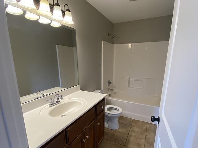 Building Photo - 911 Hidden Creek St