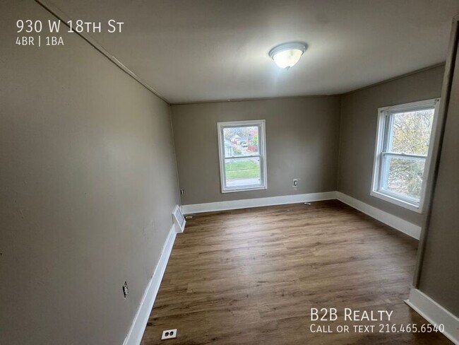 Building Photo - 930 W 18th St