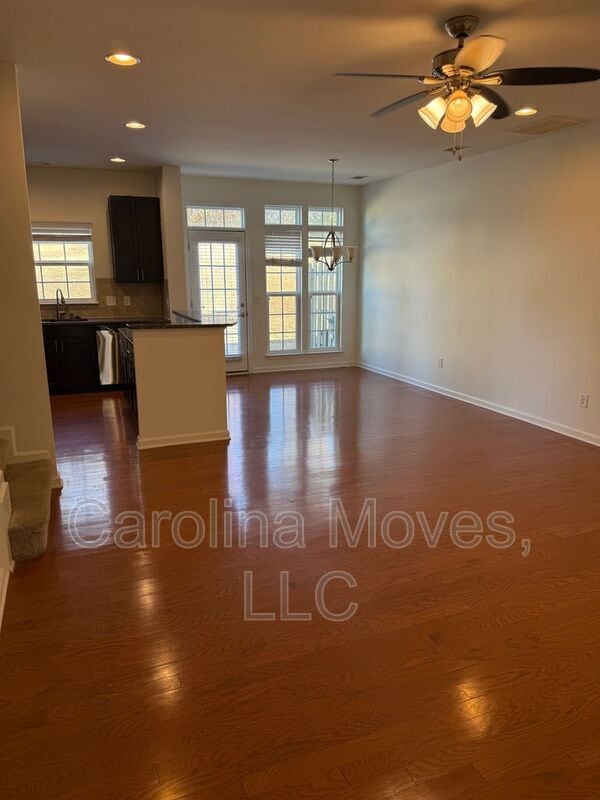 Building Photo - 405 Christiane Way