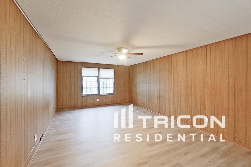 Building Photo - 1546 Grant Dr