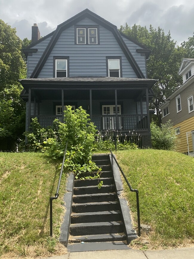 Primary Photo - 313 Bruce St