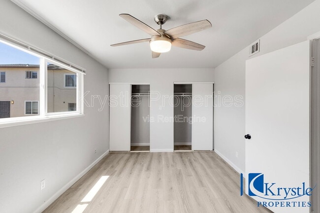 Building Photo - 2009 Florida St