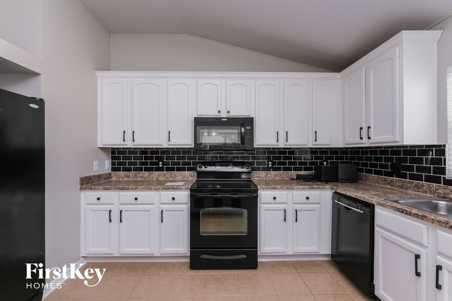 Building Photo - 9728 Highland Ridge Dr