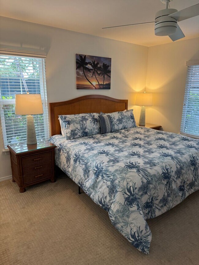 Building Photo - Luxurious Fully Furnished Long-Term Townhome Rental