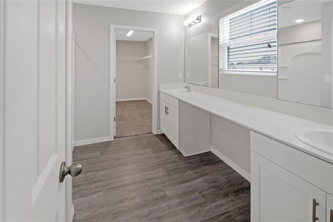Building Photo - 12737 Tannencrest Dr