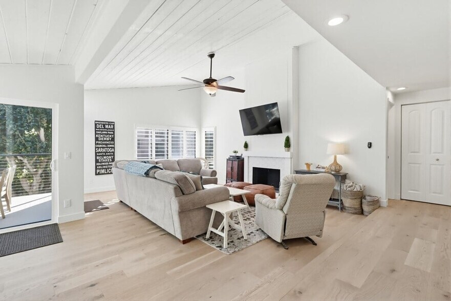 Building Photo - 521 S Sierra Ave