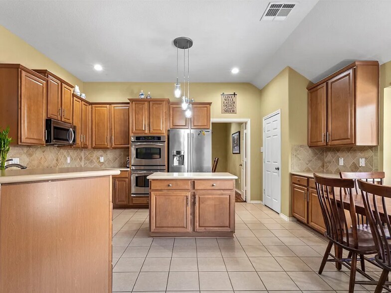 Building Photo - 12334 Blue Ridge Dr