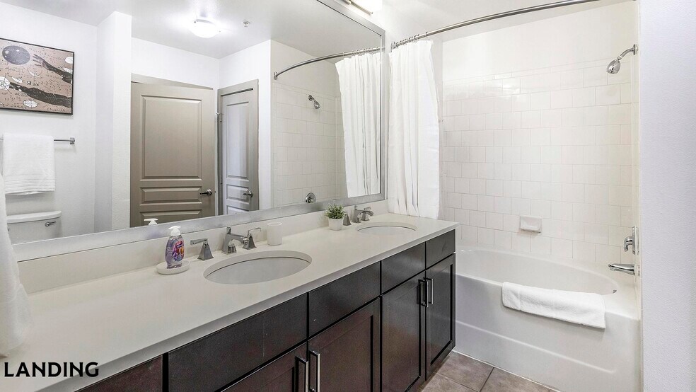 Building Photo - 5005 Galleria Dr