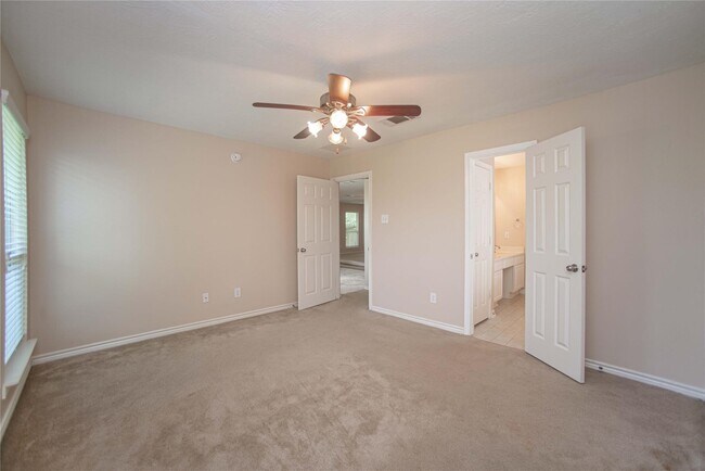 Building Photo - 2223 Shady Pine Dr