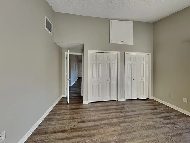 Building Photo - 3711 Glendale Terrace