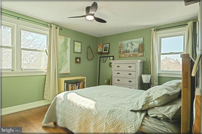 Building Photo - 203 E Rosedale Ave