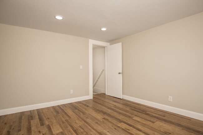 Building Photo - 676 Hanford St