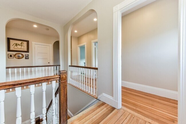 Building Photo - 132 Paul Gore St