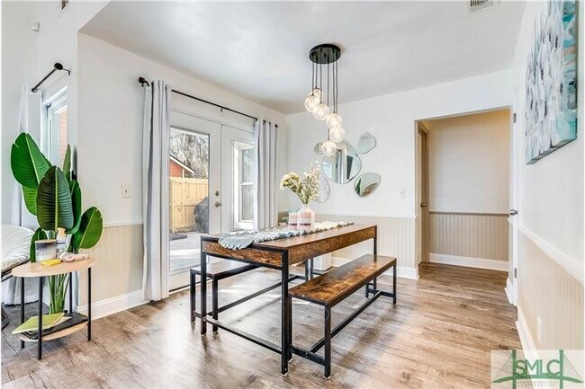 Building Photo - 106 W White Hawthorne Dr