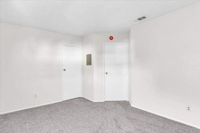 Building Photo - 8922 I Ave