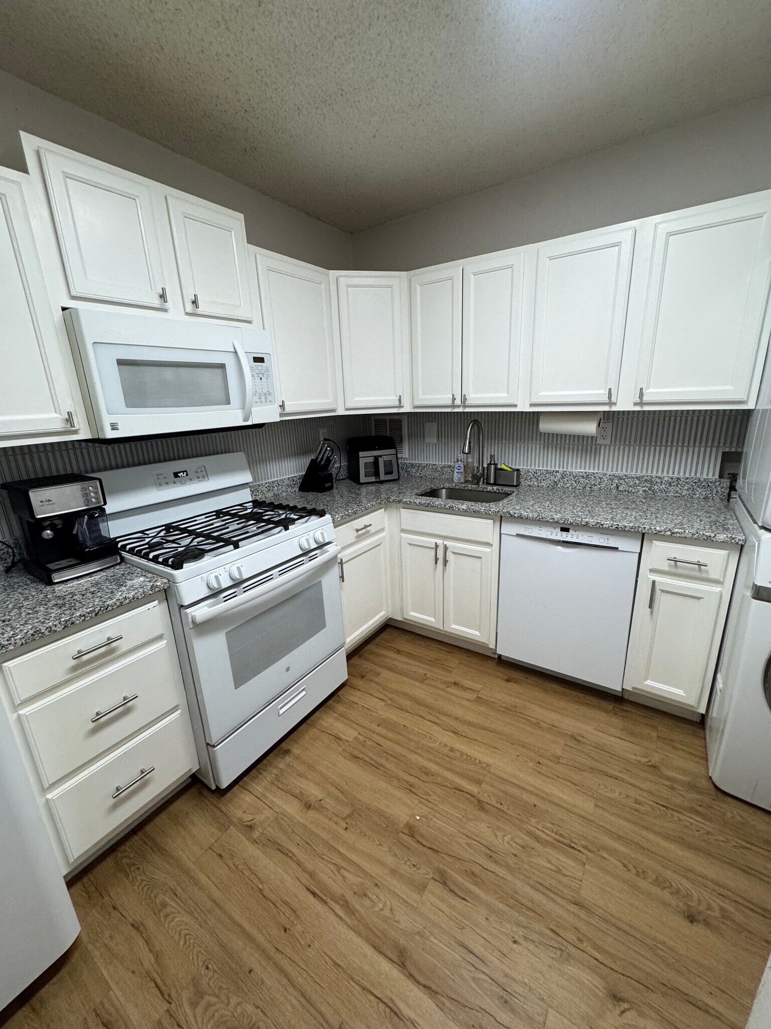 Kitchen - 3705 S George Mason Dr