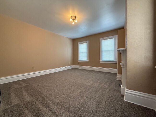 Building Photo - 3 Bedroom Arlington / Southside Slopes Tow...