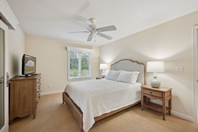 Primary bedroom - 145 Holly Ln N