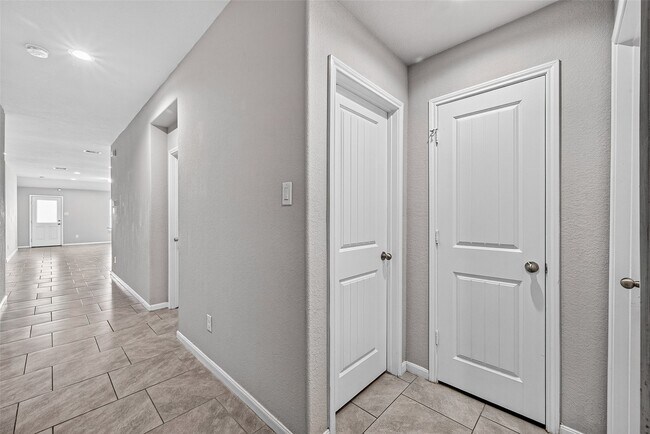 Building Photo - 29615 Breakwater Dr