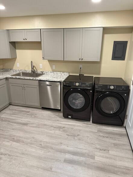 Building Photo - 108 Woodhouse Ln