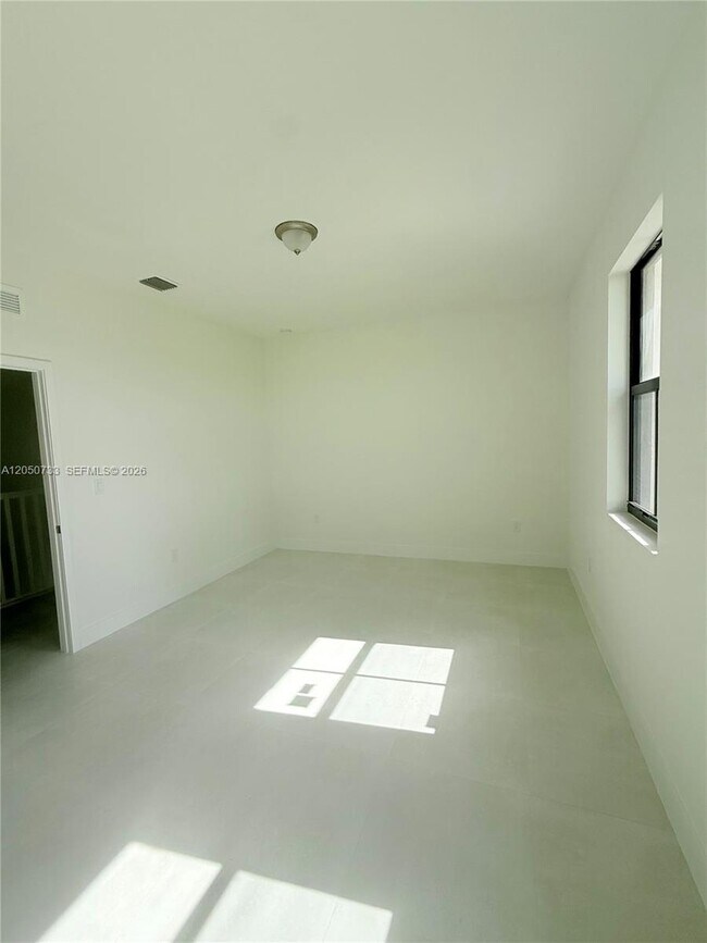 Building Photo - 32242 SW 194th Ave