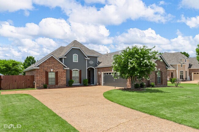 Building Photo - Check Out this 4 Bed 2 Bath with A Pool and Hot Tub