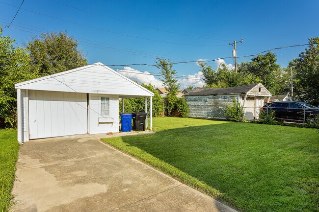 Building Photo - 9238 Artesian St