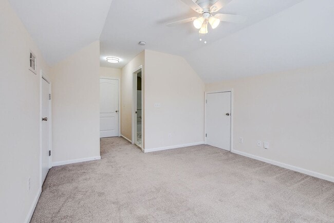 Building Photo - Unique 4BR Home with Private Upstairs Suite & Kitchenette in Georgetown