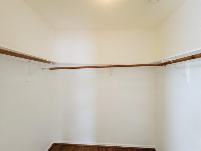 Building Photo - 3807 Brook Garden Ln