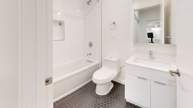 Building Photo - 756 Page St