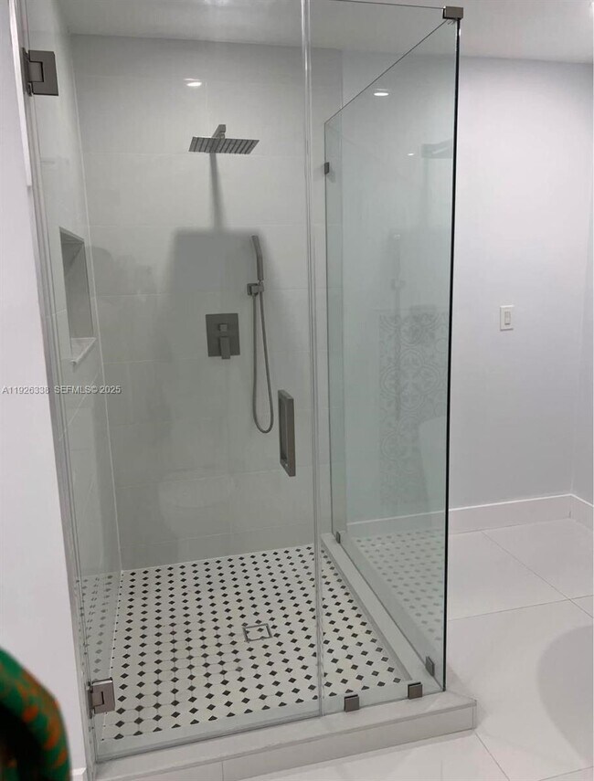 Building Photo - 1493 NW 1st Ave