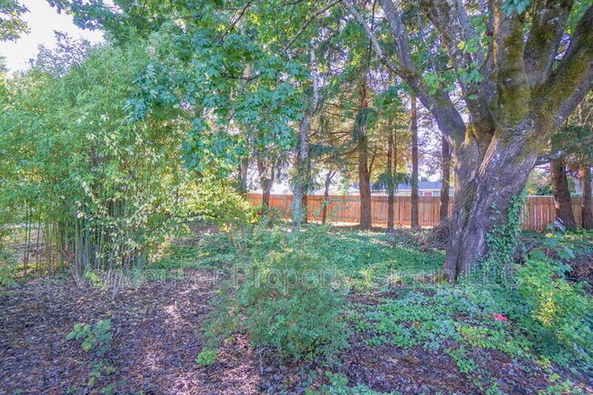 Building Photo - 8709 NE 63rd St