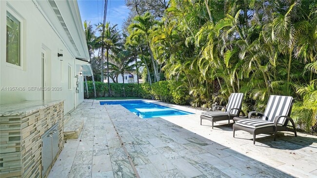 Building Photo - 711 Sunset Rd