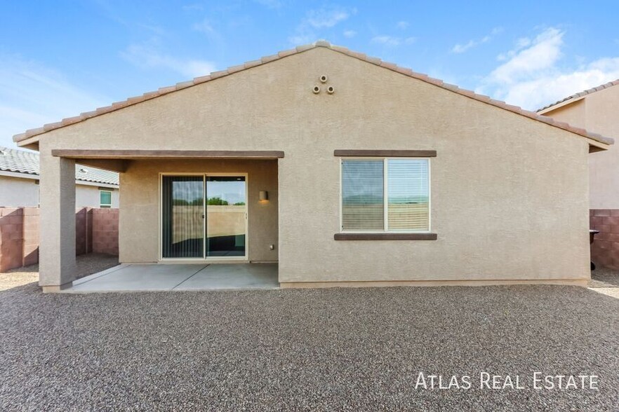 Building Photo - 13038 N Murray Dr