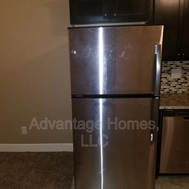 Building Photo - 2176 SW Timbertrace Ln