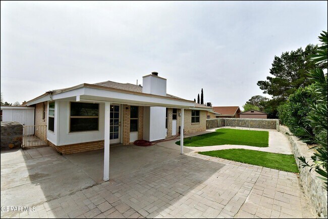 Building Photo - 853 Nita Fay Dr